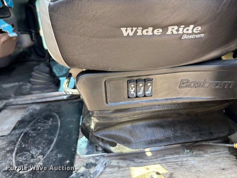 image for item YA0948 2007 Peterbilt 379 semi truck