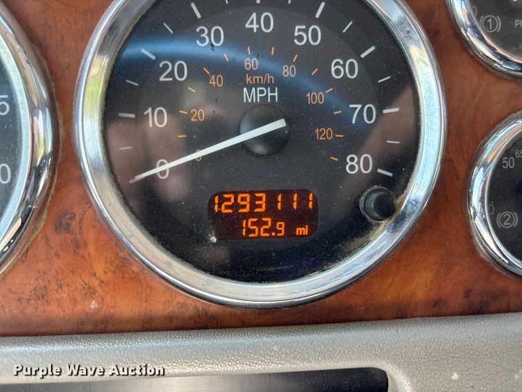 image for item YA0948 2007 Peterbilt 379 semi truck