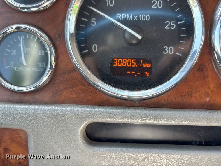 image for item YA0948 2007 Peterbilt 379 semi truck