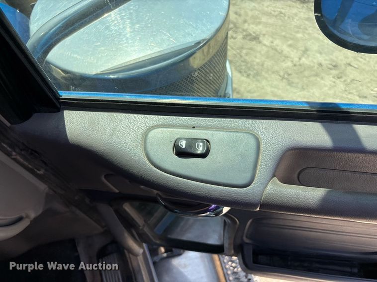 image for item YA0948 2007 Peterbilt 379 semi truck