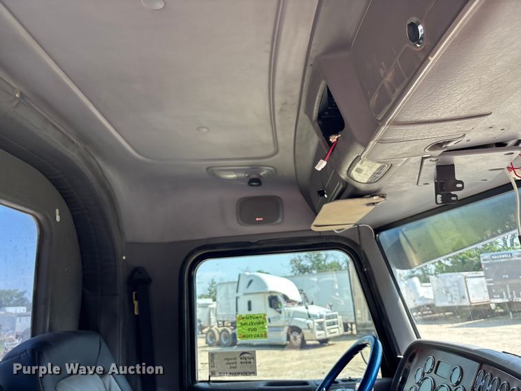 image for item YA0948 2007 Peterbilt 379 semi truck