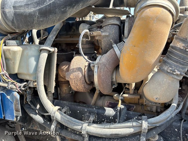 image for item YA0948 2007 Peterbilt 379 semi truck