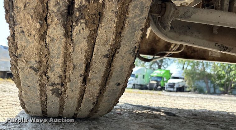 image for item YA0948 2007 Peterbilt 379 semi truck