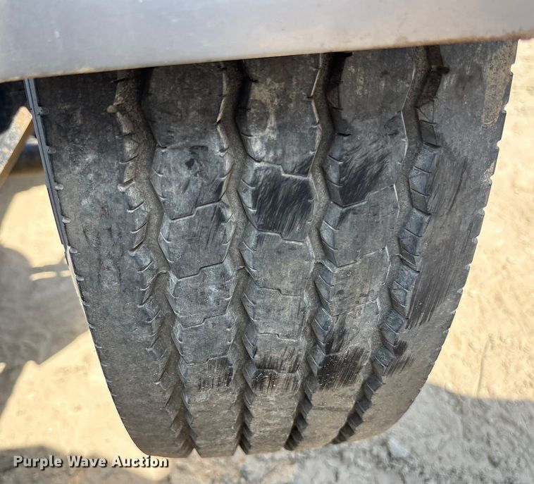 image for item YA0948 2007 Peterbilt 379 semi truck