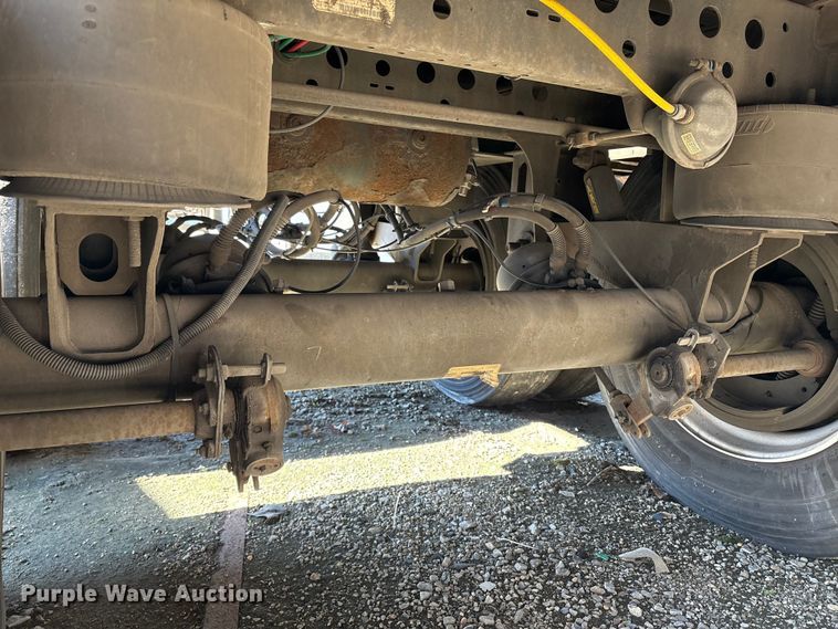 image for item YA0954 2018 Vanguard  REM VXP dry van trailer