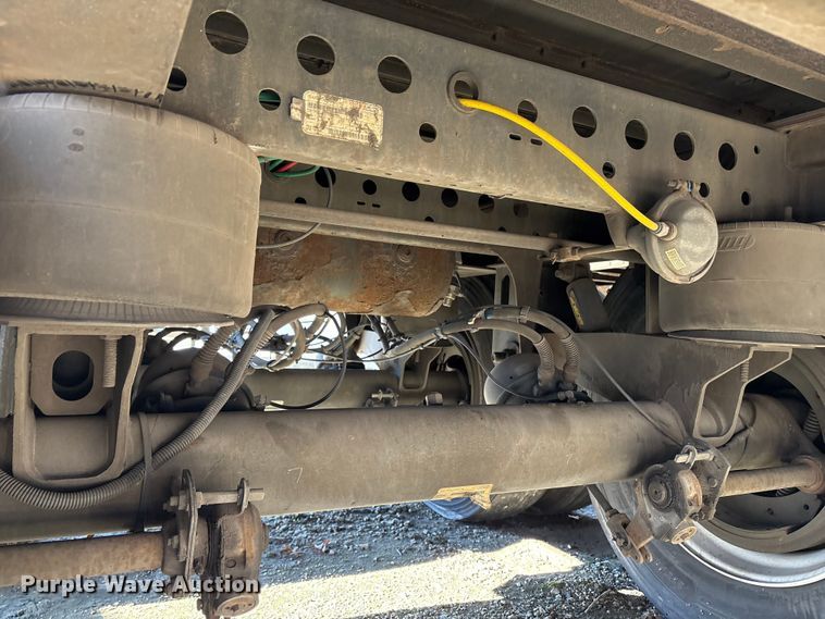 image for item YA0954 2018 Vanguard  REM VXP dry van trailer