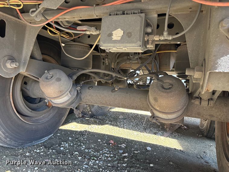 image for item YA0954 2018 Vanguard  REM VXP dry van trailer