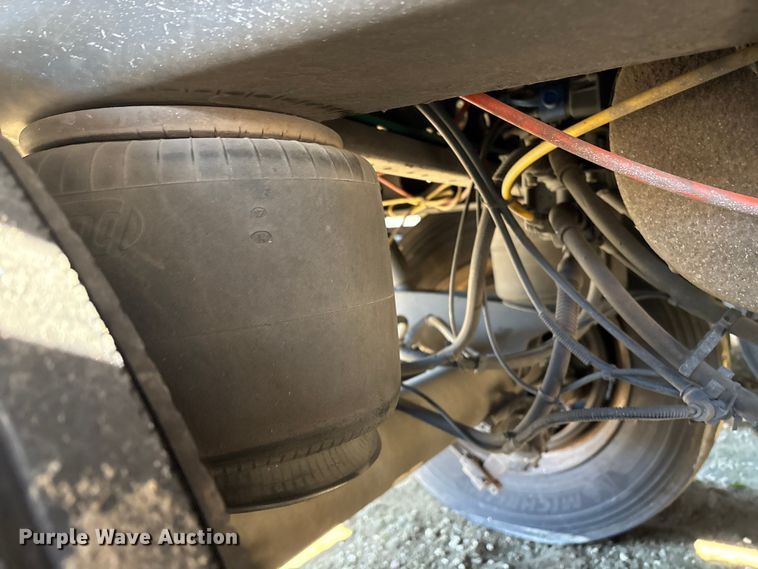 image for item YA0954 2018 Vanguard  REM VXP dry van trailer