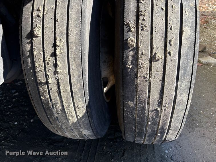 image for item YA0954 2018 Vanguard  REM VXP dry van trailer