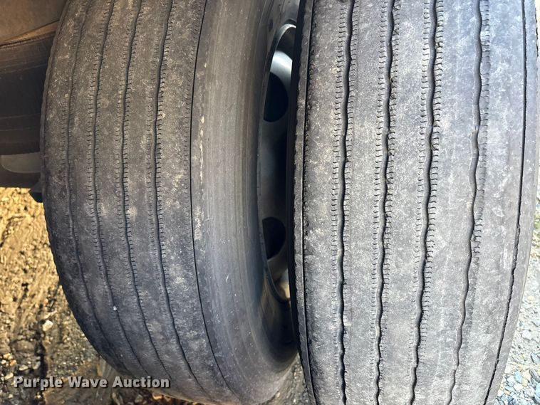 image for item YA0955 2018 Vanguard  REM VXP dry van trailer