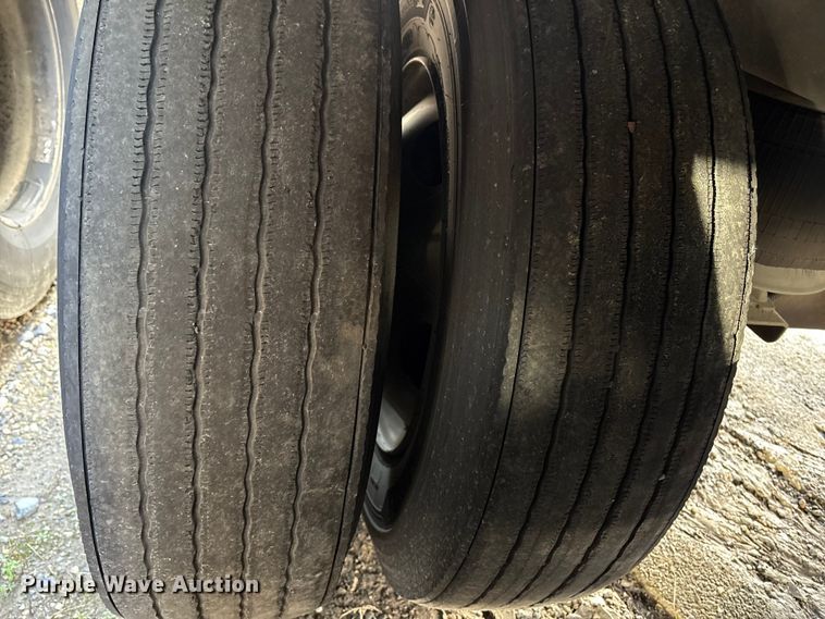 image for item YA0955 2018 Vanguard  REM VXP dry van trailer