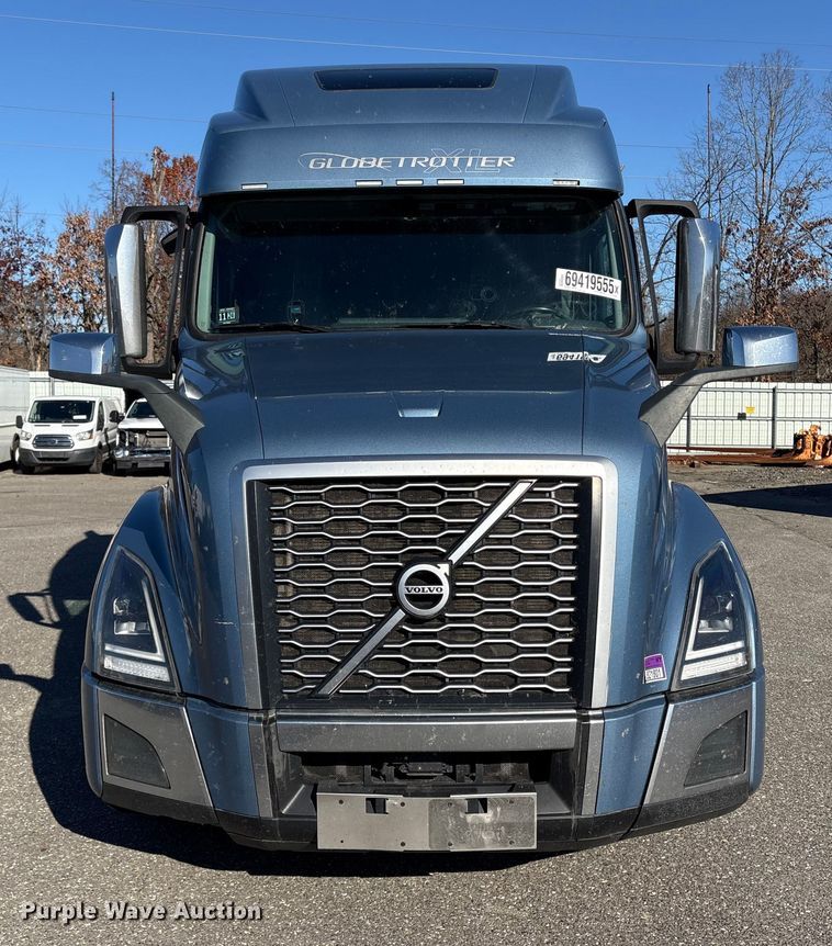 image for item YA0956 2023 Volvo VNL semi truck