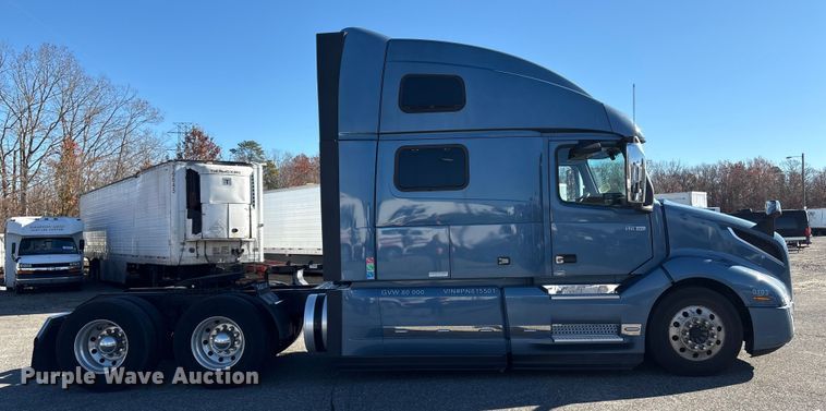 image for item YA0956 2023 Volvo VNL semi truck