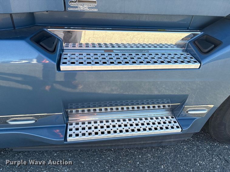 image for item YA0956 2023 Volvo VNL semi truck