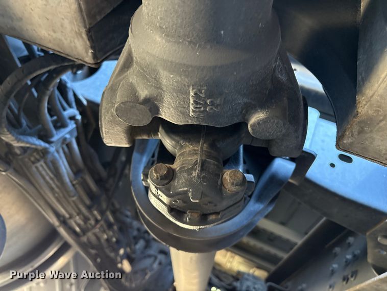 image for item YA0956 2023 Volvo VNL semi truck