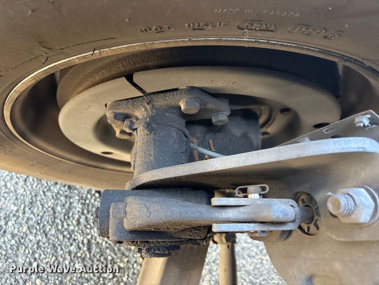 image for item YA0956 2023 Volvo VNL semi truck