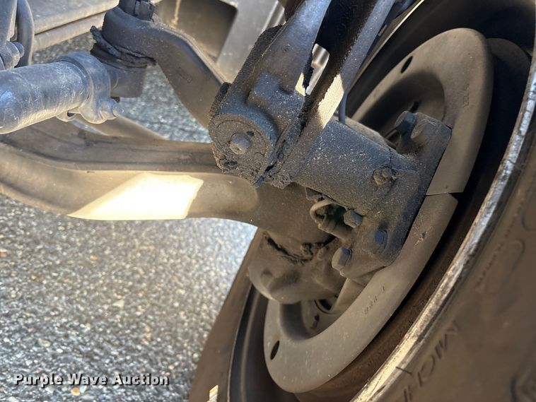 image for item YA0956 2023 Volvo VNL semi truck