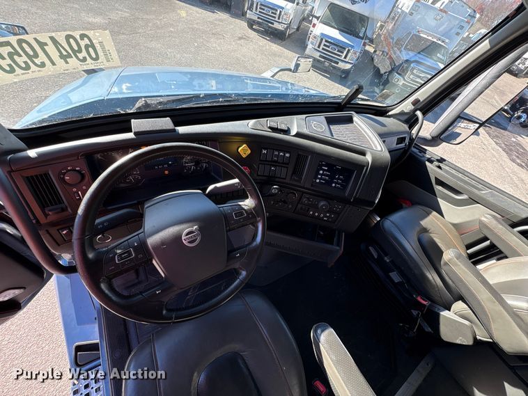 image for item YA0956 2023 Volvo VNL semi truck