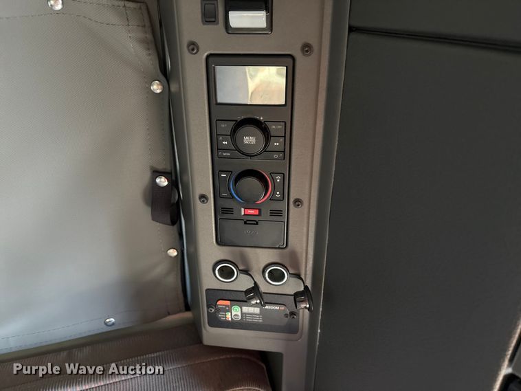 image for item YA0956 2023 Volvo VNL semi truck