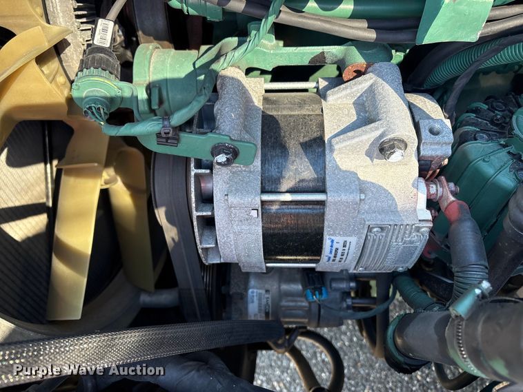 image for item YA0956 2023 Volvo VNL semi truck