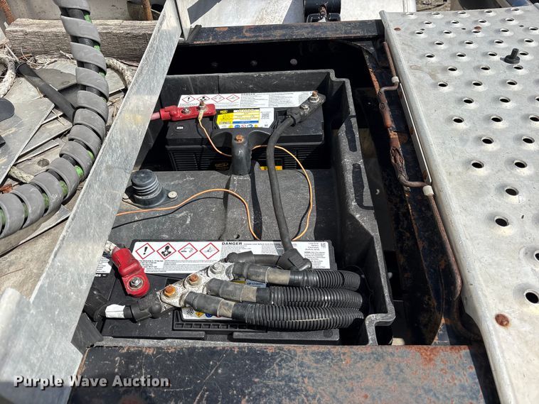 image for item YA0959 2016 Freightliner Cascadia  semi truck