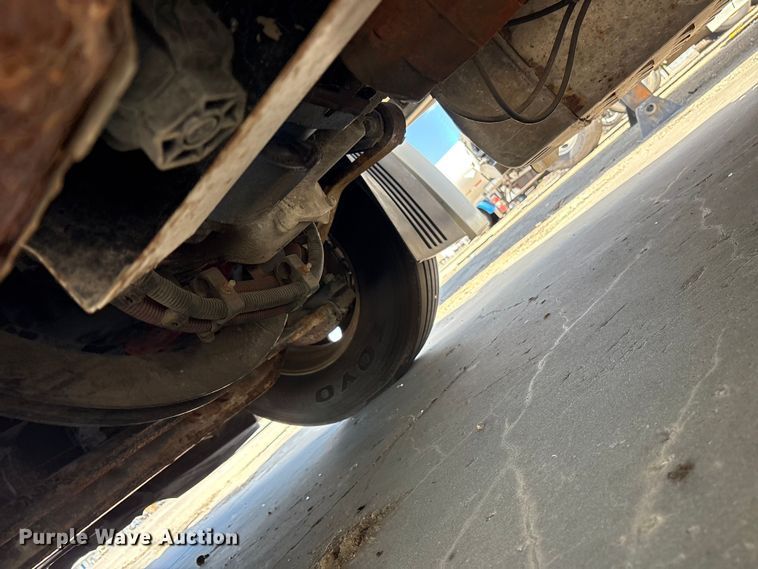 image for item YA0959 2016 Freightliner Cascadia  semi truck