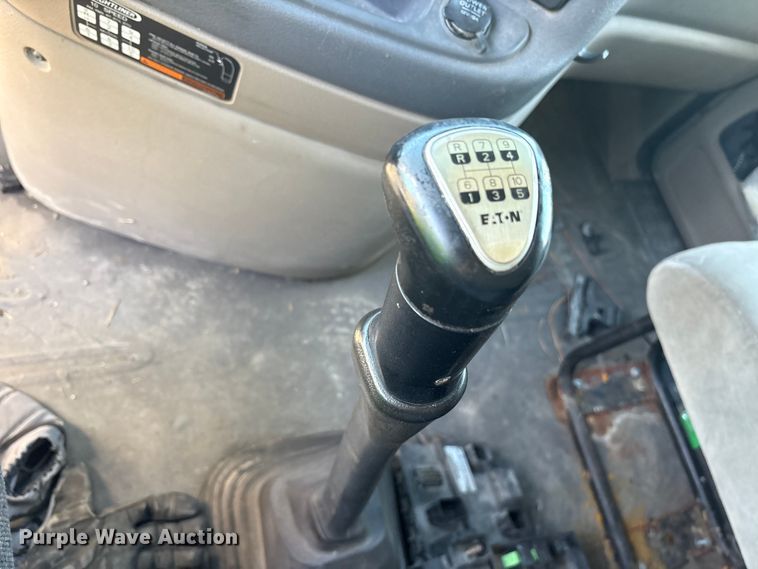 image for item YA0959 2016 Freightliner Cascadia  semi truck