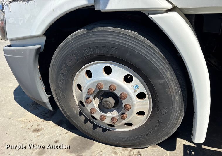 image for item YA0959 2016 Freightliner Cascadia  semi truck