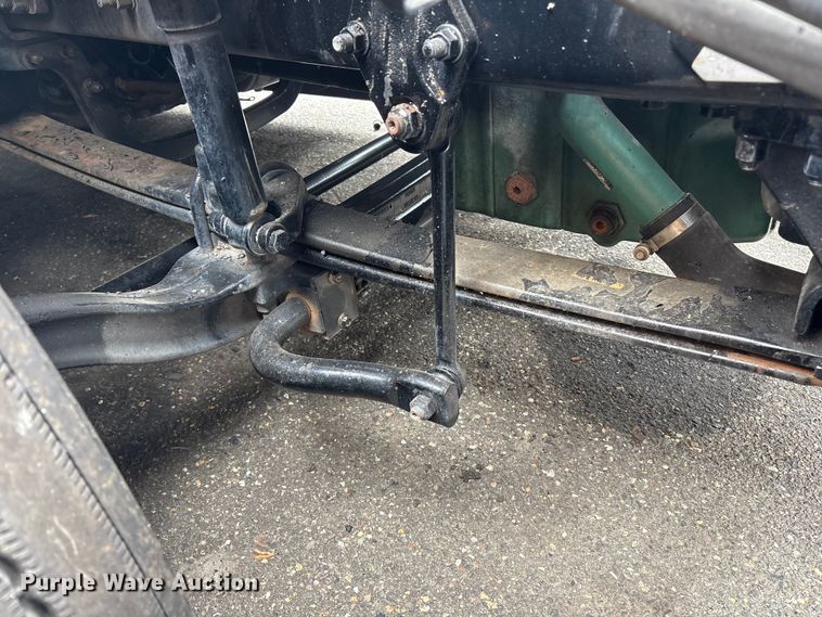 image for item YA0960 2022 Volvo VNL semi truck