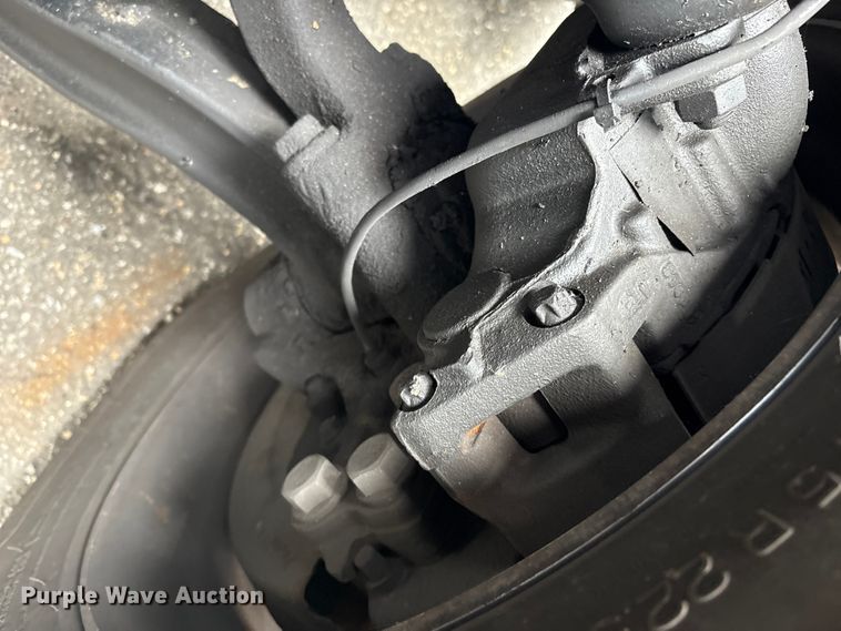 image for item YA0960 2022 Volvo VNL semi truck