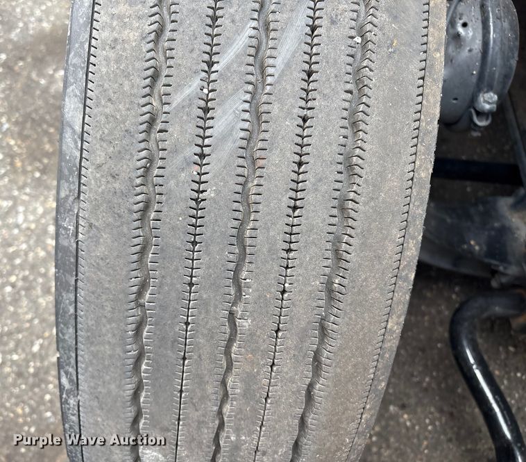 image for item YA0960 2022 Volvo VNL semi truck