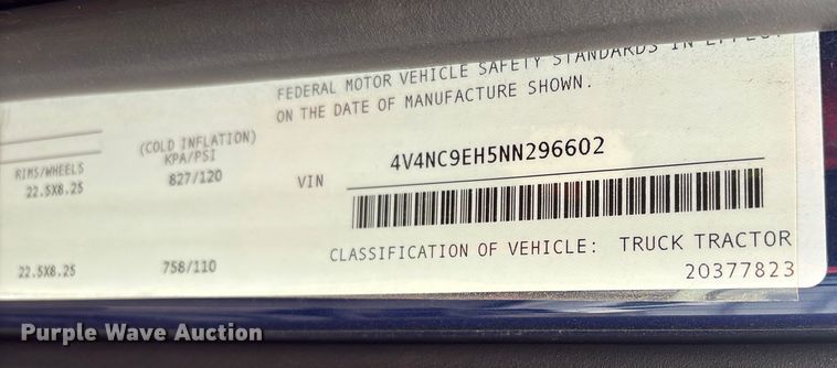 image for item YA0960 2022 Volvo VNL semi truck