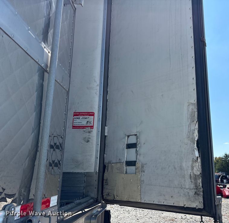 image for item YA0989 2016 Utility  VS2RA refrigerated van trailer