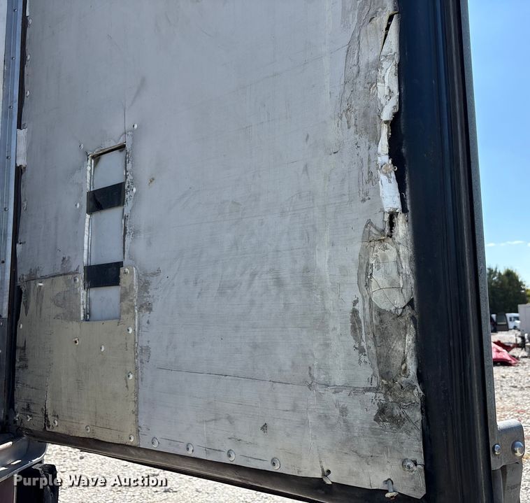 image for item YA0989 2016 Utility  VS2RA refrigerated van trailer