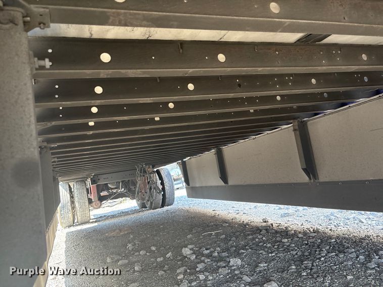 image for item YA0989 2016 Utility  VS2RA refrigerated van trailer