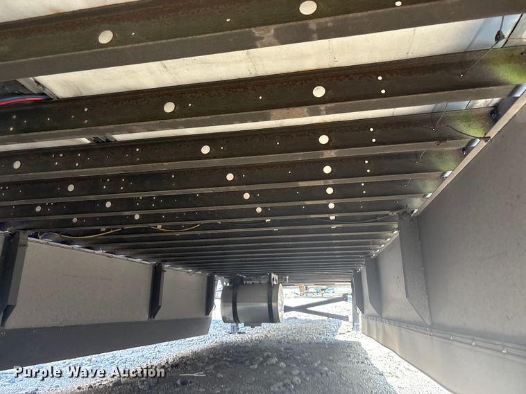 image for item YA0989 2016 Utility  VS2RA refrigerated van trailer