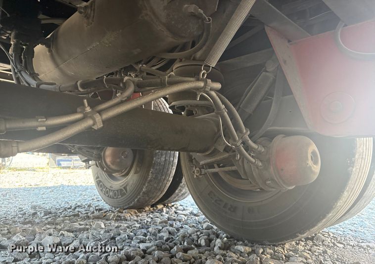 image for item YA0989 2016 Utility  VS2RA refrigerated van trailer