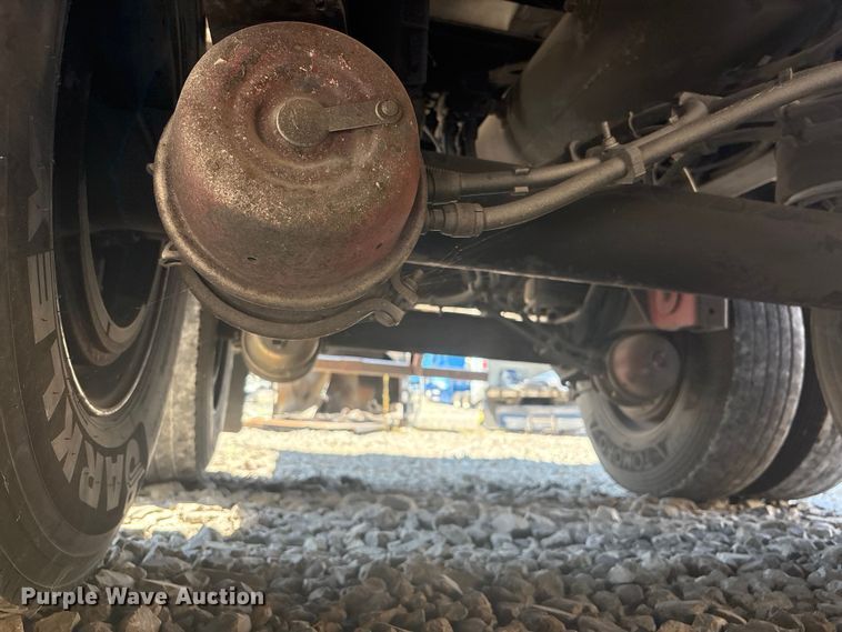 image for item YA0989 2016 Utility  VS2RA refrigerated van trailer