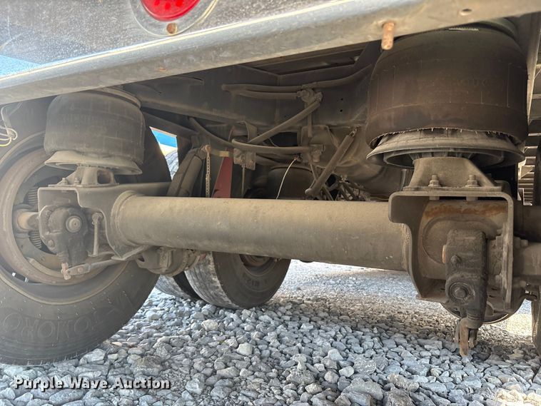 image for item YA0989 2016 Utility  VS2RA refrigerated van trailer