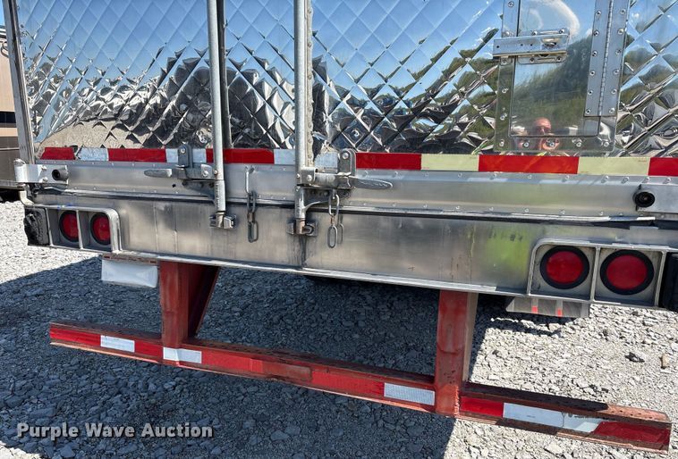 image for item YA0989 2016 Utility  VS2RA refrigerated van trailer