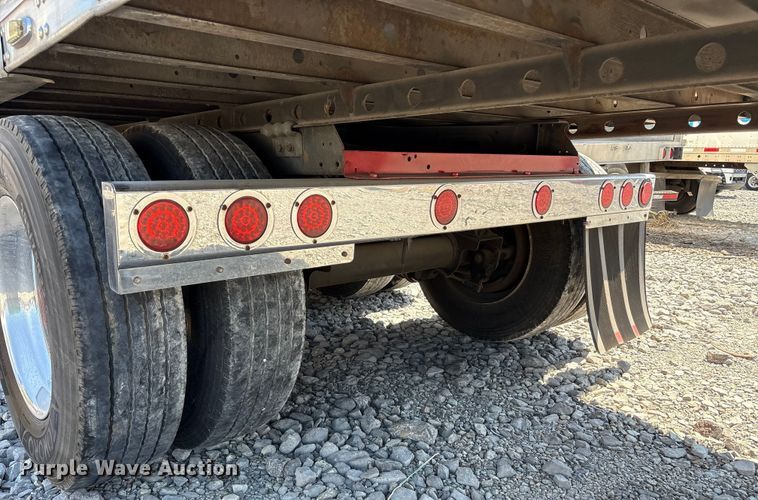 image for item YA0989 2016 Utility  VS2RA refrigerated van trailer