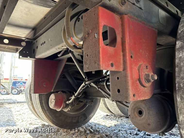 image for item YA0989 2016 Utility  VS2RA refrigerated van trailer