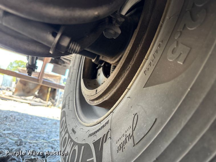 image for item YA0989 2016 Utility  VS2RA refrigerated van trailer