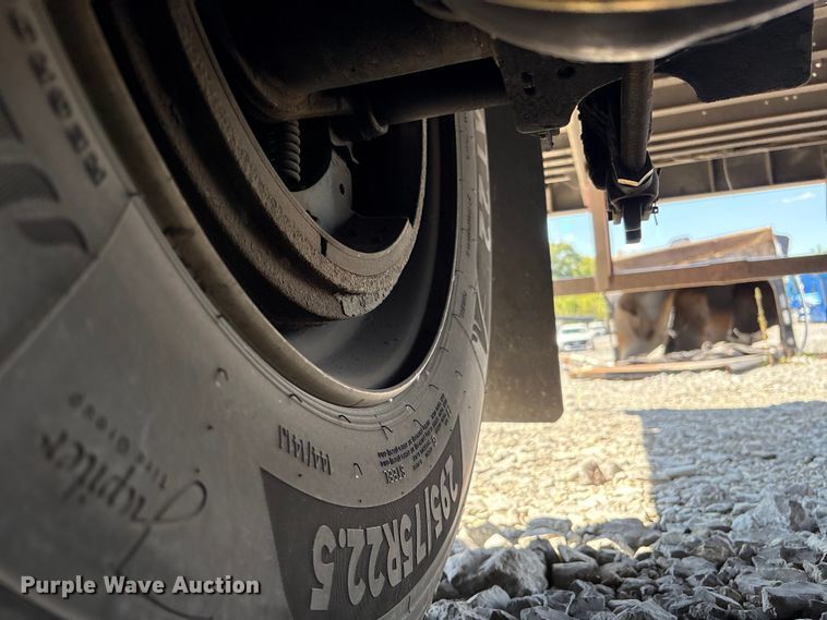 image for item YA0989 2016 Utility  VS2RA refrigerated van trailer