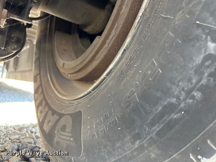 image for item YA0989 2016 Utility  VS2RA refrigerated van trailer