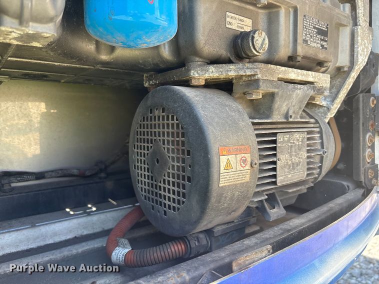 image for item YA0989 2016 Utility  VS2RA refrigerated van trailer