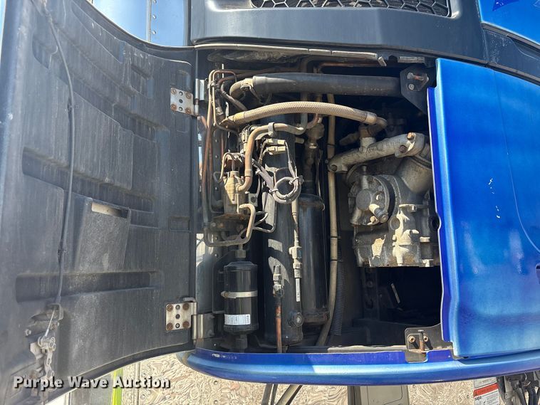 image for item YA0989 2016 Utility  VS2RA refrigerated van trailer