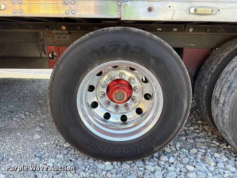 image for item YA0989 2016 Utility  VS2RA refrigerated van trailer