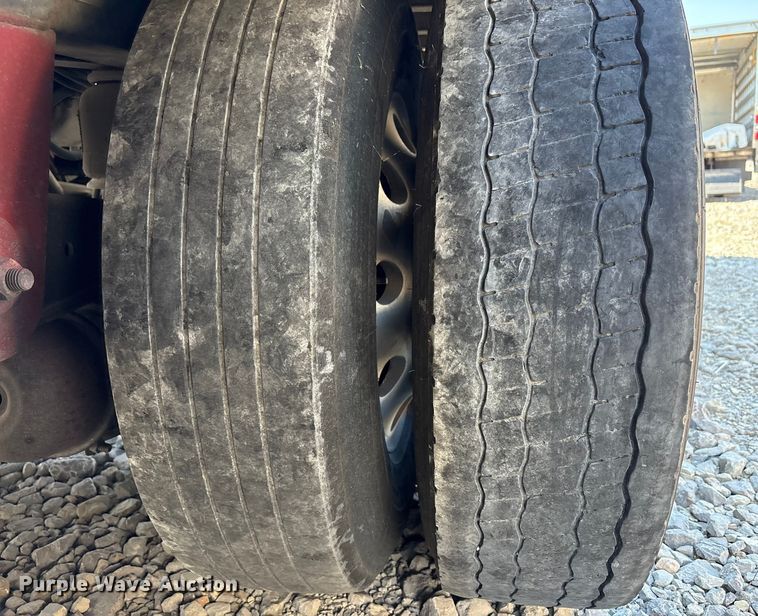 image for item YA0989 2016 Utility  VS2RA refrigerated van trailer