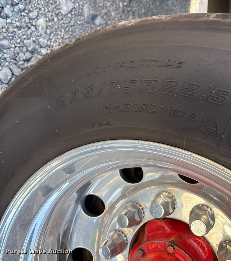 image for item YA0989 2016 Utility  VS2RA refrigerated van trailer